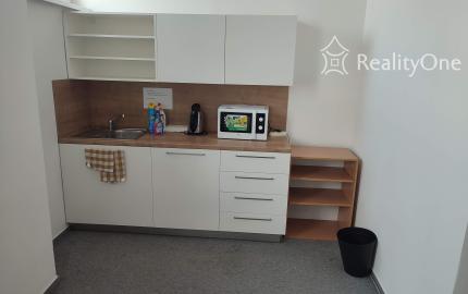 Sklad/showroom, administratíva na Vajnorskej