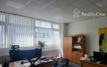 Boxy, kontajnery, sklady