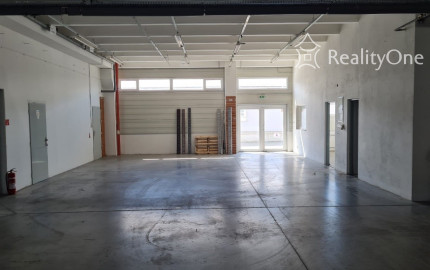 Boxy, kontajnery, sklady