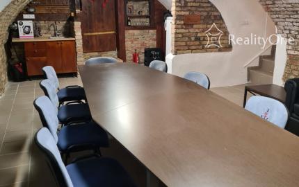 Klenbová pivnica s možnosťou bývania na Dunajskej