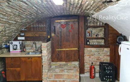 Klenbová pivnica s možnosťou bývania na Dunajskej