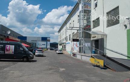 89 m2, 27 m2, 50 m2 sklad na St. Vajnorskej