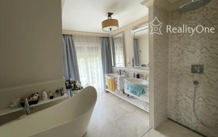 Luxusná vila v Rajke