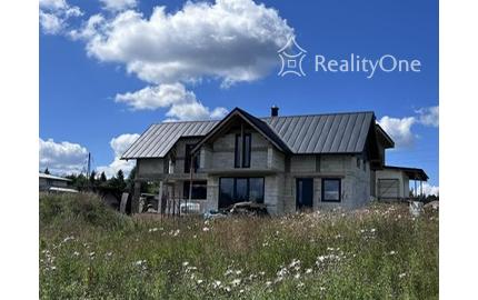 Rozostavaný dom v Oravskej Lesnej