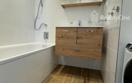 BEZ PROVÍZIE: 2-izb. byt na Svetlej na hradnom kopci