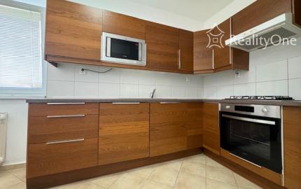 BEZ PROVÍZIE: 2-izb. byt na Svetlej na hradnom kopci