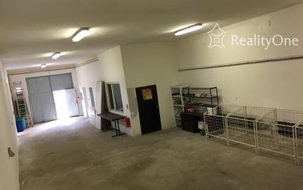 Sklad 160 m2 na Mostnej vo Vrakuni