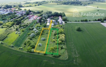 Investičný stavebný pozemok Mliečany