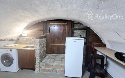 Klenbová pivnica s možnosťou bývania na Dunajskej