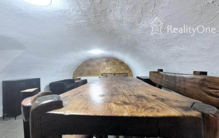 Klenbová pivnica s možnosťou bývania na Dunajskej