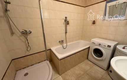 Väčšia izba na Mostnej v BA II