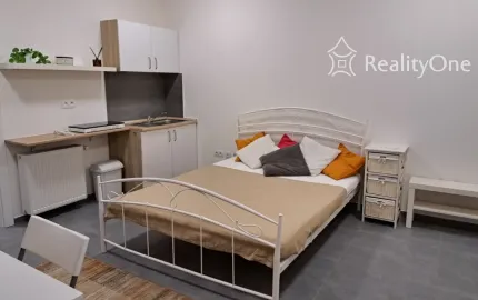 Garsónka na Kramároch s terasou