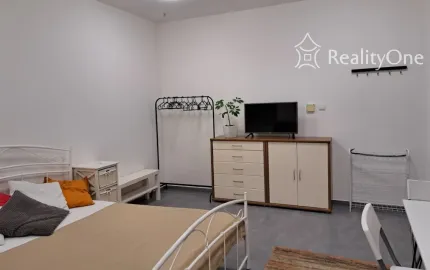 Garsónka na Kramároch s terasou