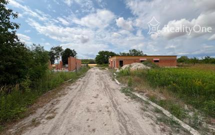 Lehnice SP 655 m2 už so základovou doskou