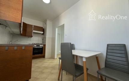 BEZ PROVÍZIE: 2-izb. byt na Svetlej na hradnom kopci