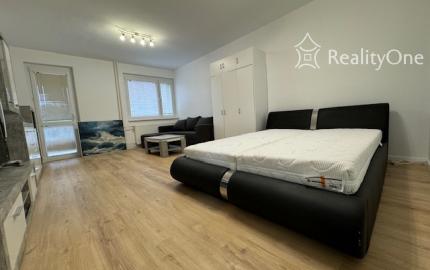 BEZ PROVÍZIE: 2-izb. byt na Svetlej na hradnom kopci