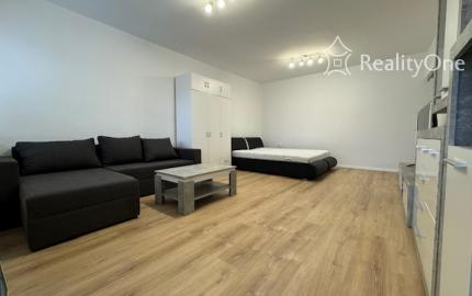 BEZ PROVÍZIE: 2-izb. byt na Svetlej na hradnom kopci