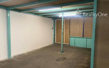 Sklady o výmere: 2-5 m2, 16 m2, 18 m2, 52 m2