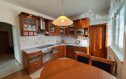 Veľkometrážny 2-izb. byt na Pionierskej v Novom Meste