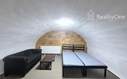 Klenbová pivnica s možnosťou bývania na Dunajskej