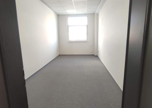 Sklad/showroom, administratíva na Vajnorskej