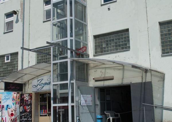 Boxy, kontajnery, sklady