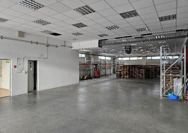 Boxy, kontajnery, sklady