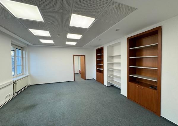 Kancelárie pri OC Centrál