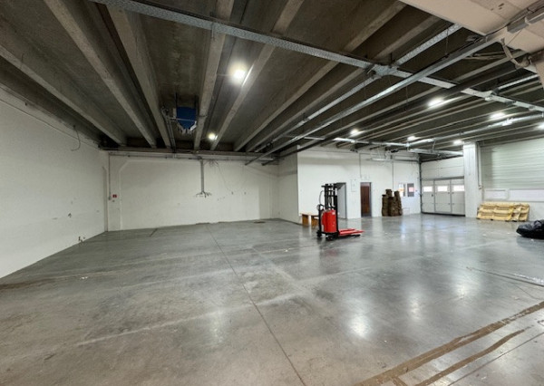 Sklad 150 m2 na Starej Vajnorskej