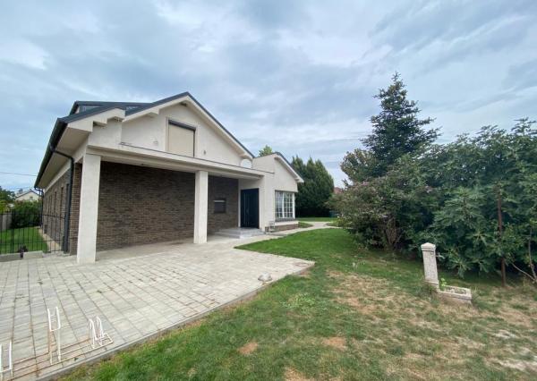 Luxusná vila v Rajke