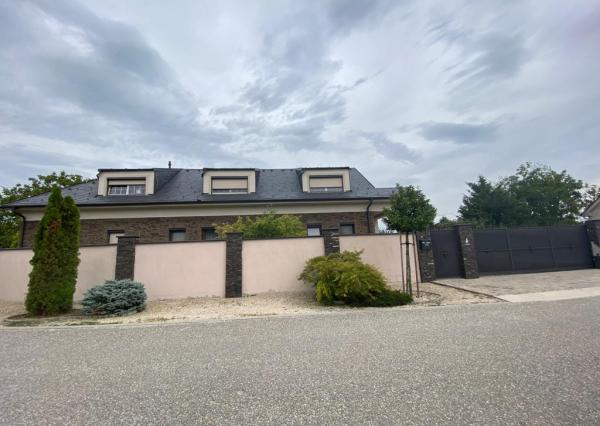 Luxusná vila v Rajke