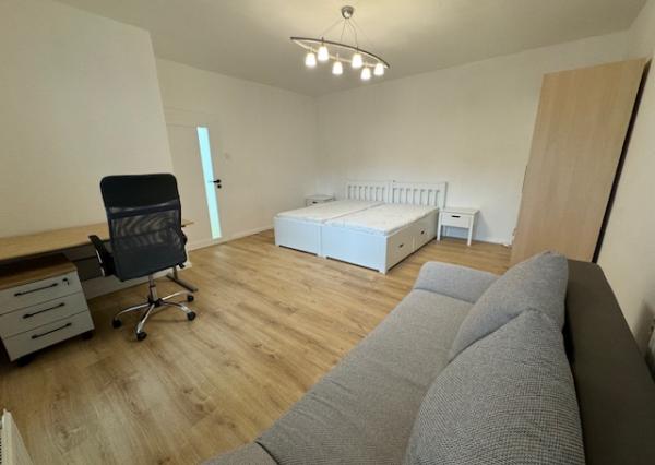 BEZ PROVÍZIE: 2-izb. byt na Svetlej na hradnom kopci