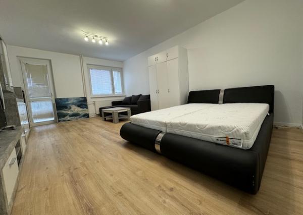 BEZ PROVÍZIE: 2-izb. byt na Svetlej na hradnom kopci