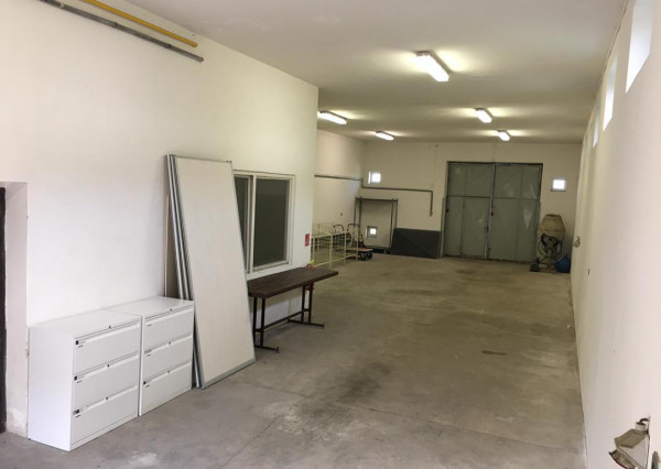 Sklad 160 m2 na Mostnej vo Vrakuni