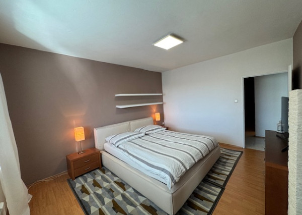 Veľkometrážny 2-izb. byt na Pionierskej v Novom Meste