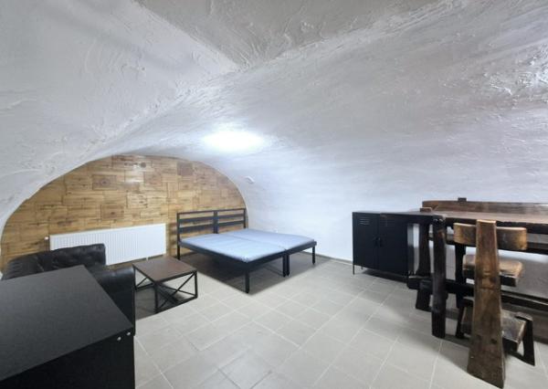 Klenbová pivnica s možnosťou bývania na Dunajskej