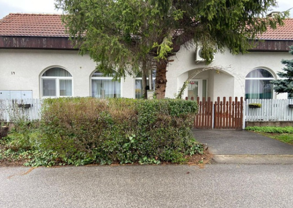 Väčšia izba na Mostnej v BA II