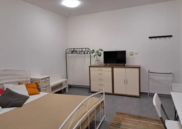 Garsónka na Kramároch s terasou