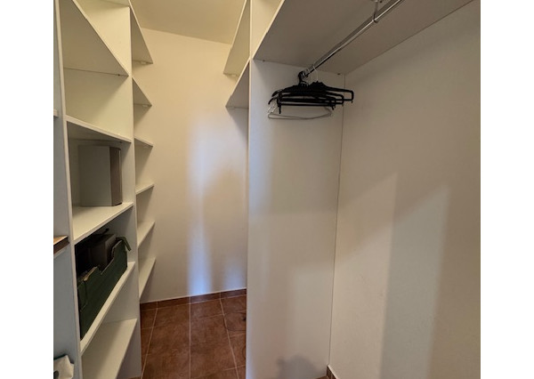 Veľký 2-izbový byt na Nejedlého ul. v Dúbravke