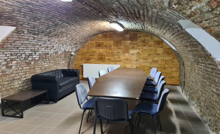Klenbová pivnica s možnosťou bývania na Dunajskej - fotografia 1