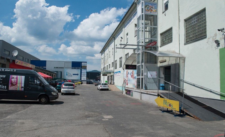 89 m2, 27 m2, 50 m2 sklad na St. Vajnorskej - fotografia 1