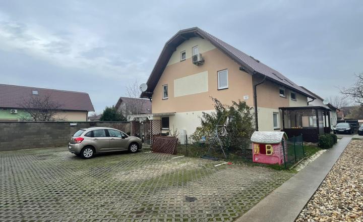 2-izb. byt na Hrachovej - fotografia 3