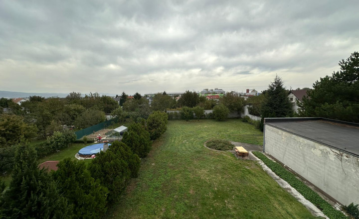 Zariadená izba pre muža - fotografia 5