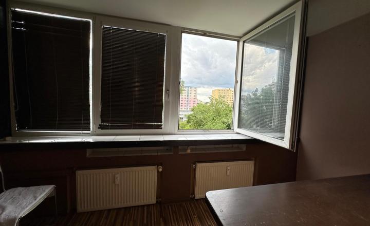 Predaj garsónky na nám. Hraničiarov - fotografia 1