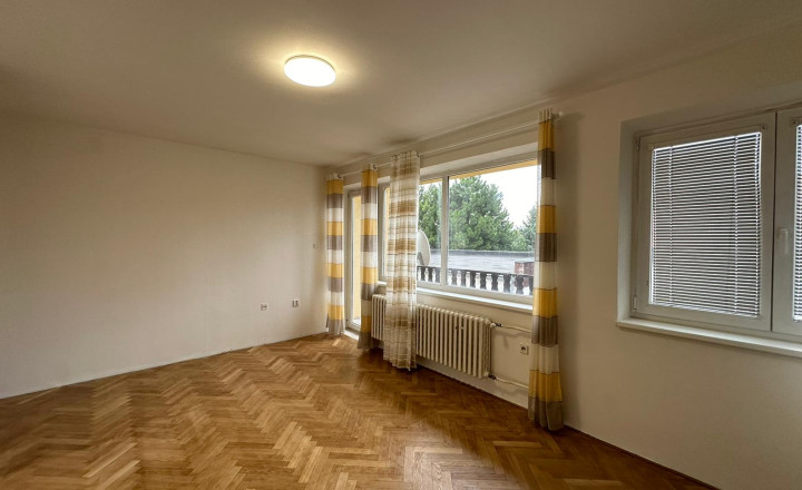 Zariadená izba pre muža - fotografia 7