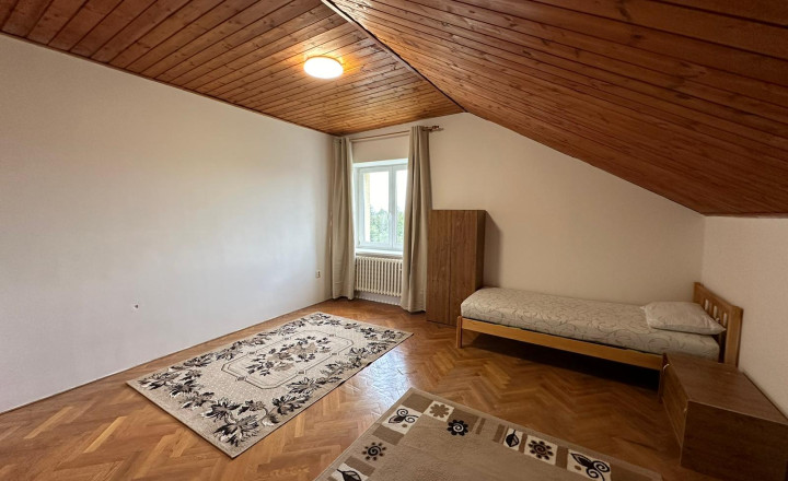 Zariadená izba pre muža - fotografia 12