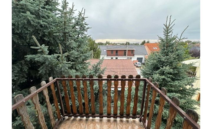 Zariadená izba pre muža - fotografia 10