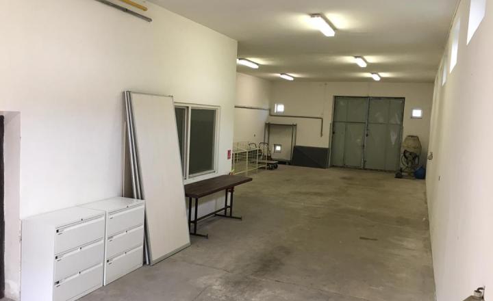 Sklad 160 m2 na Mostnej vo Vrakuni - fotografia 1
