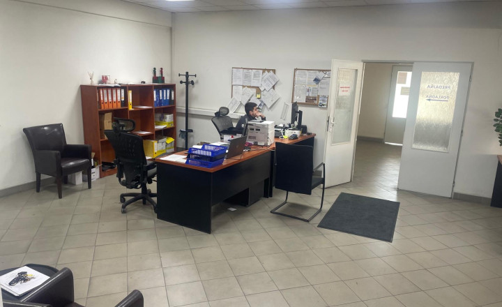 200 m2 kancelárie v Trnave - fotografia 1