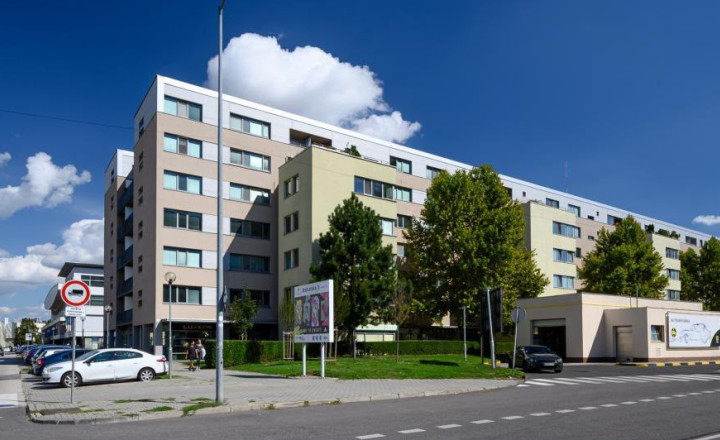 Garážové miesto Bajkalská ul. - fotografia 1